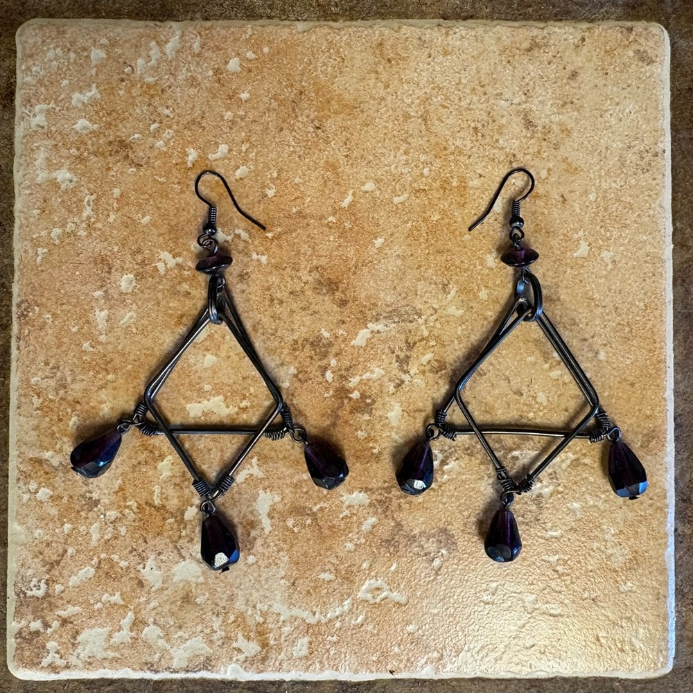 $6 💎 Geometric Black Dangle Earrings
